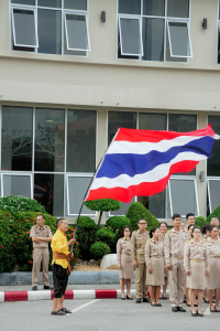 อธิการบดี นำผู้บริหาร คณาจารย์ บุคลากร นักเรียน นักศึกษา มรภ.เทพสตรี ร่วมเคารพธงชาติเนื่องในวันพระราชทานธงชาติไทย 28 กันยายน