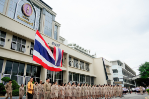 อธิการบดี นำผู้บริหาร คณาจารย์ บุคลากร นักเรียน นักศึกษา มรภ.เทพสตรี ร่วมเคารพธงชาติเนื่องในวันพระราชทานธงชาติไทย 28 กันยายน