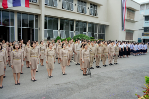 อธิการบดี นำผู้บริหาร คณาจารย์ บุคลากร นักเรียน นักศึกษา มรภ.เทพสตรี ร่วมเคารพธงชาติเนื่องในวันพระราชทานธงชาติไทย 28 กันยายน