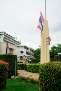 อธิการบดี นำผู้บริหาร คณาจารย์ บุคลากร นักเรียน นักศึกษา มรภ.เทพสตรี ร่วมเคารพธงชาติเนื่องในวันพระราชทานธงชาติไทย 28 กันยายน