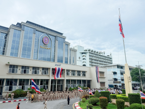 อธิการบดี นำผู้บริหาร คณาจารย์ บุคลากร นักเรียน นักศึกษา มรภ.เทพสตรี ร่วมเคารพธงชาติเนื่องในวันพระราชทานธงชาติไทย 28 กันยายน