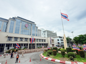 อธิการบดี นำผู้บริหาร คณาจารย์ บุคลากร นักเรียน นักศึกษา มรภ.เทพสตรี ร่วมเคารพธงชาติเนื่องในวันพระราชทานธงชาติไทย 28 กันยายน