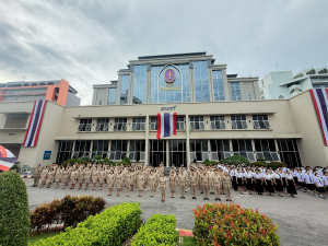 อธิการบดี นำผู้บริหาร คณาจารย์ บุคลากร นักเรียน นักศึกษา มรภ.เทพสตรี ร่วมเคารพธงชาติเนื่องในวันพระราชทานธงชาติไทย 28 กันยายน
