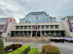 อธิการบดี นำผู้บริหาร คณาจารย์ บุคลากร นักเรียน นักศึกษา มรภ.เทพสตรี ร่วมเคารพธงชาติเนื่องในวันพระราชทานธงชาติไทย 28 กันยายน