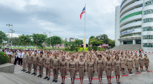 อธิการบดี นำผู้บริหาร คณาจารย์ บุคลากร นักเรียน นักศึกษา มรภ.เทพสตรี ร่วมเคารพธงชาติเนื่องในวันพระราชทานธงชาติไทย 28 กันยายน