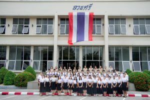 อธิการบดี นำผู้บริหาร คณาจารย์ บุคลากร นักเรียน นักศึกษา มรภ.เทพสตรี ร่วมเคารพธงชาติเนื่องในวันพระราชทานธงชาติไทย 28 กันยายน
