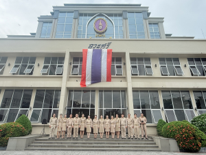 อธิการบดี นำผู้บริหาร คณาจารย์ บุคลากร นักเรียน นักศึกษา มรภ.เทพสตรี ร่วมเคารพธงชาติเนื่องในวันพระราชทานธงชาติไทย 28 กันยายน
