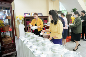 สำนักศิลปะและวัฒนธรรม จัดพิธีทำบุญทักษิณา เพื่อถวายเป็นพระราชกุศลและน้อมรำลึกในพระมหากรุณาธิคุณ รัชกาลที่ 9 เนื่องในวันนวมินทรมหาราช