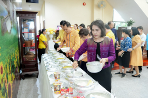 สำนักศิลปะและวัฒนธรรม จัดพิธีทำบุญทักษิณา เพื่อถวายเป็นพระราชกุศลและน้อมรำลึกในพระมหากรุณาธิคุณ รัชกาลที่ 9 เนื่องในวันนวมินทรมหาราช