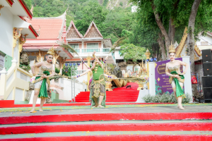 มรภ.เทพสตรี ร่วมงานสืบสานวัฒนธรรมประเพณี 