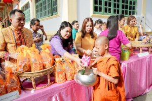 มรภ.เทพสตรี ร่วมงานสืบสานวัฒนธรรมประเพณี 