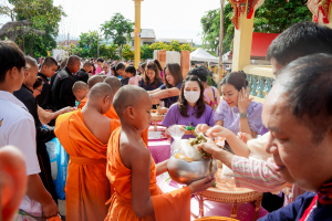 มรภ.เทพสตรี ร่วมงานสืบสานวัฒนธรรมประเพณี 