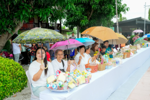 มรภ.เทพสตรี ร่วมงานสืบสานประเพณีตักบาตเทโวโรหณะวันออกพรรษาของเทศบาลตำบลกกโก