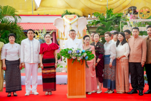 มรภ.เทพสตรี ร่วมงานสืบสานประเพณีตักบาตเทโวโรหณะวันออกพรรษาของเทศบาลตำบลกกโก