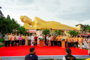 มรภ.เทพสตรี ร่วมงานสืบสานประเพณีตักบาตเทโวโรหณะวันออกพรรษาของเทศบาลตำบลกกโก