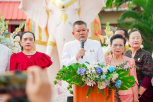 มรภ.เทพสตรี ร่วมงานสืบสานประเพณีตักบาตเทโวโรหณะวันออกพรรษาของเทศบาลตำบลกกโก