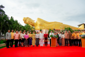 มรภ.เทพสตรี ร่วมงานสืบสานประเพณีตักบาตเทโวโรหณะวันออกพรรษาของเทศบาลตำบลกกโก