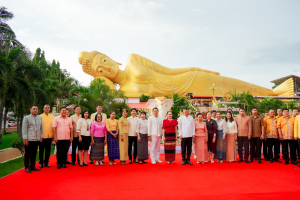 มรภ.เทพสตรี ร่วมงานสืบสานประเพณีตักบาตเทโวโรหณะวันออกพรรษาของเทศบาลตำบลกกโก