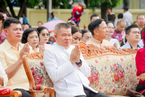 มรภ.เทพสตรี ร่วมงานสืบสานประเพณีตักบาตเทโวโรหณะวันออกพรรษาของเทศบาลตำบลกกโก