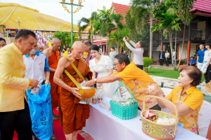 มรภ.เทพสตรี ร่วมงานสืบสานประเพณีตักบาตเทโวโรหณะวันออกพรรษาของเทศบาลตำบลกกโก