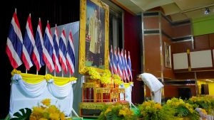 มรภ.เทพสตรี ร่วมกิจกรรมน้อมรำลึกในพระมหากรุณาธิคุณรัชกาลที่ 9 เนื่องในวันนวมินทรมหาราช 