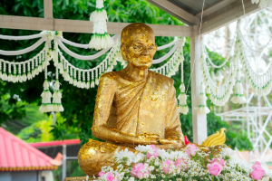 มรภ.เทพสตรี ร่วมงานสืบสานประเพณีไทยรามัญบางขันหมาก ปิดทองหลวงปู่ทอกรัก สุวณฺสาโร ประจำปี พ.ศ. 2568