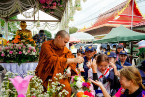 มรภ.เทพสตรี ร่วมงานสืบสานประเพณีไทยรามัญบางขันหมาก ปิดทองหลวงปู่ทอกรัก สุวณฺสาโร ประจำปี พ.ศ. 2568