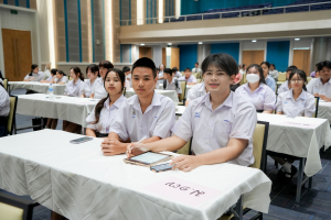 สมาคมนักกลอนแห่งประเทศไทย โดยอนุกรรมการภาคกลาง ร่วมกับ มหาวิทยาลัยราชภัฏเทพสตรี สำนักงานวัฒนธรรมจังหวัดลพบุรี และชมรมวรรณคดีกวีศรีละโว้ จัดประกวดประชันกลอนสด ประจำปี พ.ศ. 2568 ระดับภูมิภาค ภาคกลาง