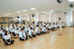 มรภ.เทพสตรี จัดฝึกซ้อมนักศึกษาต้นแบบพิธีฝึกซ้อมรับพระราชทานปริญญาบัตร