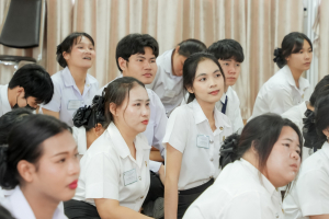 มรภ.เทพสตรี จัดฝึกซ้อมนักศึกษาต้นแบบพิธีฝึกซ้อมรับพระราชทานปริญญาบัตร