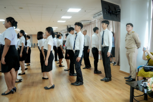 มรภ.เทพสตรี จัดฝึกซ้อมนักศึกษาต้นแบบพิธีฝึกซ้อมรับพระราชทานปริญญาบัตร