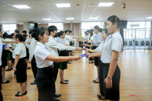มรภ.เทพสตรี จัดฝึกซ้อมนักศึกษาต้นแบบพิธีฝึกซ้อมรับพระราชทานปริญญาบัตร