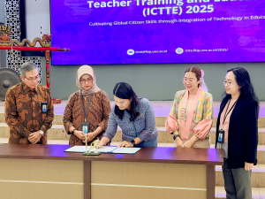 มรภ.เทพสตรี ร่วมลงนามบันทึกข้อตกลงความร่วมมือกับ Universitas Sebelas Maret ประเทศอินโดนีเซีย โอกาสนี้ อธิการบดีร่วมบรรยายพิเศษในงาน The 7th International Conference on Teacher Training and Education