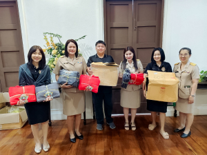 หน่วยงานในสังกัด มรภ.เทพสตรี รับมอบวัสดุอุปกรณ์เพื่อใช้ในการประชาสัมพันธ์กิจกรรมของหน่วยงานและกิจกรรมของมหาวิทยาลัย