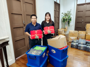 หน่วยงานในสังกัด มรภ.เทพสตรี รับมอบวัสดุอุปกรณ์เพื่อใช้ในการประชาสัมพันธ์กิจกรรมของหน่วยงานและกิจกรรมของมหาวิทยาลัย