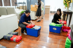 หน่วยงานในสังกัด มรภ.เทพสตรี รับมอบวัสดุอุปกรณ์เพื่อใช้ในการประชาสัมพันธ์กิจกรรมของหน่วยงานและกิจกรรมของมหาวิทยาลัย