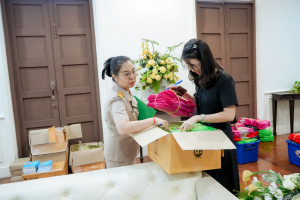 หน่วยงานในสังกัด มรภ.เทพสตรี รับมอบวัสดุอุปกรณ์เพื่อใช้ในการประชาสัมพันธ์กิจกรรมของหน่วยงานและกิจกรรมของมหาวิทยาลัย