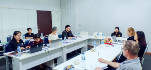 การประชุม คกก.ศูนย์ภาษา มรภ.เทพสตรี