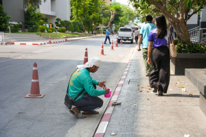มรภ.เทพสตรี ปรับปรุงภูมิทัศน์และทาสีจุดจอดรถ-ทางม้าลาย สร้างสภาพแวดล้อมปลอดภัยสำหรับทุกคน