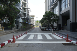 มรภ.เทพสตรี ปรับปรุงภูมิทัศน์และทาสีจุดจอดรถ-ทางม้าลาย สร้างสภาพแวดล้อมปลอดภัยสำหรับทุกคน