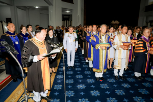 นายกสภาและอธิการบดี มรภ. 38 แห่ง ทูลเกล้าฯ ถวายปริญญาดุษฎีบัณฑิตกิตติมศักดิ์ แด่ สมเด็จพระเจ้าลูกเธอ เจ้าฟ้าสิริวัณณวรี นารีรัตนราชกัญญา