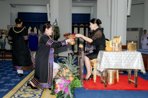 นายกสภาและอธิการบดี มรภ. 38 แห่ง ทูลเกล้าฯ ถวายปริญญาดุษฎีบัณฑิตกิตติมศักดิ์ แด่ สมเด็จพระเจ้าลูกเธอ เจ้าฟ้าสิริวัณณวรี นารีรัตนราชกัญญา