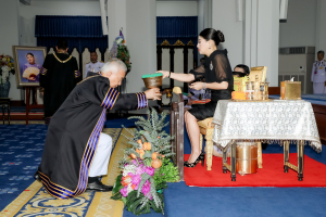 นายกสภาและอธิการบดี มรภ. 38 แห่ง ทูลเกล้าฯ ถวายปริญญาดุษฎีบัณฑิตกิตติมศักดิ์ แด่ สมเด็จพระเจ้าลูกเธอ เจ้าฟ้าสิริวัณณวรี นารีรัตนราชกัญญา