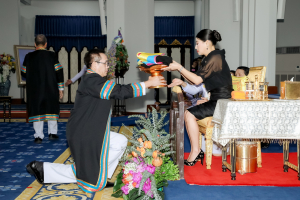 นายกสภาและอธิการบดี มรภ. 38 แห่ง ทูลเกล้าฯ ถวายปริญญาดุษฎีบัณฑิตกิตติมศักดิ์ แด่ สมเด็จพระเจ้าลูกเธอ เจ้าฟ้าสิริวัณณวรี นารีรัตนราชกัญญา