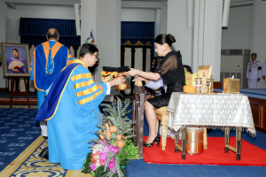 นายกสภาและอธิการบดี มรภ. 38 แห่ง ทูลเกล้าฯ ถวายปริญญาดุษฎีบัณฑิตกิตติมศักดิ์ แด่ สมเด็จพระเจ้าลูกเธอ เจ้าฟ้าสิริวัณณวรี นารีรัตนราชกัญญา