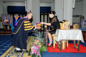 นายกสภาและอธิการบดี มรภ. 38 แห่ง ทูลเกล้าฯ ถวายปริญญาดุษฎีบัณฑิตกิตติมศักดิ์ แด่ สมเด็จพระเจ้าลูกเธอ เจ้าฟ้าสิริวัณณวรี นารีรัตนราชกัญญา