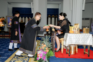 นายกสภาและอธิการบดี มรภ. 38 แห่ง ทูลเกล้าฯ ถวายปริญญาดุษฎีบัณฑิตกิตติมศักดิ์ แด่ สมเด็จพระเจ้าลูกเธอ เจ้าฟ้าสิริวัณณวรี นารีรัตนราชกัญญา