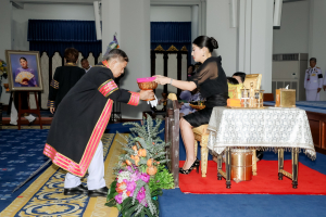 นายกสภาและอธิการบดี มรภ. 38 แห่ง ทูลเกล้าฯ ถวายปริญญาดุษฎีบัณฑิตกิตติมศักดิ์ แด่ สมเด็จพระเจ้าลูกเธอ เจ้าฟ้าสิริวัณณวรี นารีรัตนราชกัญญา