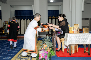 นายกสภาและอธิการบดี มรภ. 38 แห่ง ทูลเกล้าฯ ถวายปริญญาดุษฎีบัณฑิตกิตติมศักดิ์ แด่ สมเด็จพระเจ้าลูกเธอ เจ้าฟ้าสิริวัณณวรี นารีรัตนราชกัญญา