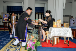 นายกสภาและอธิการบดี มรภ. 38 แห่ง ทูลเกล้าฯ ถวายปริญญาดุษฎีบัณฑิตกิตติมศักดิ์ แด่ สมเด็จพระเจ้าลูกเธอ เจ้าฟ้าสิริวัณณวรี นารีรัตนราชกัญญา